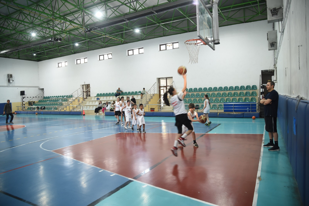 Kastamonu Belediyesi yaz spor okullarında eğitimler sürüyor