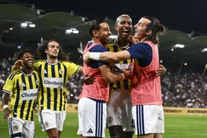 Anderson Talisca, Alex de Souza'nın rekorunu kırdı