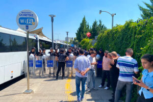 Maden işçilerine polis barikatı: Gazetecilerin çekim yapmasına izin verilmiyor