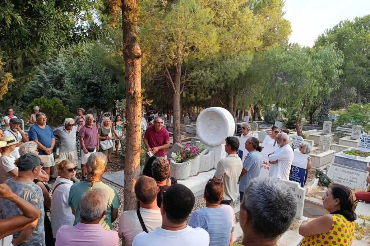 Can Yücel, Datça’da anıldı: ‘Yas değil dik durma çağrısı’