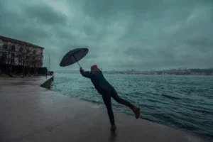 Kuvvetli yağış ve fırtına geliyor: Meteoroloji'den Doğu Karadeniz'e sağanak, Doğu Anadolu'ya rüzgar uyarısı
