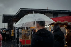 AKOM saat verdi: İstanbul'a yağmur geliyor