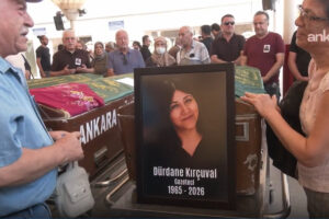 Gazeteci Dürdane Kırçuval'a veda
