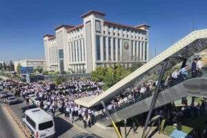Gözaltına alınan tarikat lideri için Ankara’da toplandılar