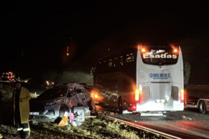 Erzincan'da yolcu otobüsü ile SUV tipi araç çarpıştı: Biri ağır, yedi kişi yaralandı