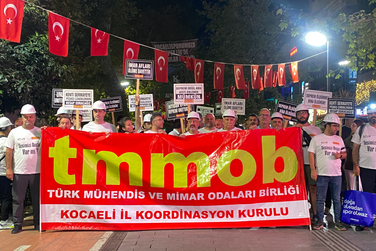 17 Ağustos’un 27’nci yılında Kocaeli’de yürüyüş: “Deprem değil, rant öldürür”