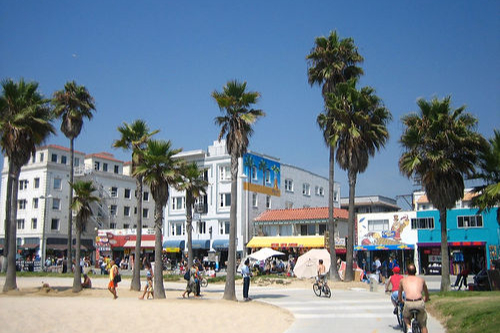 Los Angeles'ta evsizlere karşı eski çete üyeleri kiralanıyor