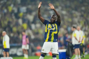 Sarı-lacivertliler Şampiyonlar Ligi için sahada: Fenerbahçe - Olympique Lyon maçının ikinci yarısı başladı