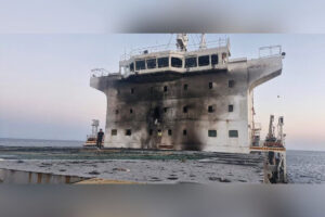 Deniz işçileri, yüksek navlun için hurda gemilerle ölüm rotasında