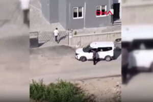 Adana'da kadına şiddet: Apartman bahçesinde kadını darbetti
