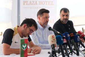 Amedspor Teknik Direktörü Besnik Hasi: Yıldıza değil, savaşçı oyunculara ihtiyacımız var