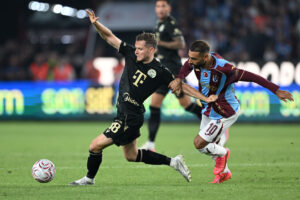 Trabzonspor-Ferencvaros maçı başladı: Bordo-mavililer Avrupa Ligi için mücadele ediyor