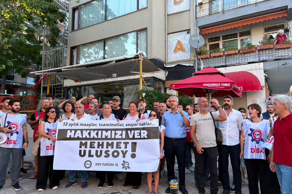 İşçiler Melek Otel önünden seslendi: “Mehmet Ulusoy hakkımızı ver!”