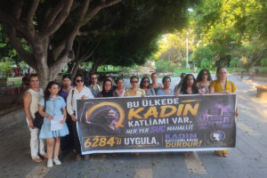 8 kez uzaklaştırmaya rağmen bıçaklandı: Adana'da kadınlar Ayşe Katırcı için adalet istedi