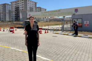 Yeni Parti'li Rızvanoğlu'ndan tutuklu Sinem Dedetaş ve komedyen Deniz Göktaş’a ziyaret
