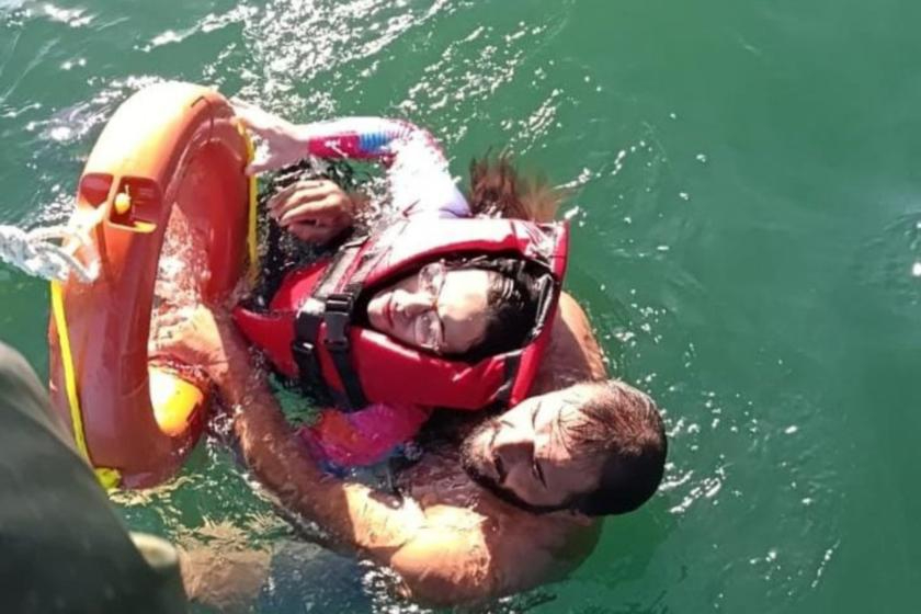 Van Gölü'nde kaybolan kadın, can simidine tutunmuş halde bulundu