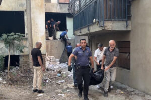 Kadıköy'de metruk binada kimliği bulunmayan birinin cansız bedeni bulundu