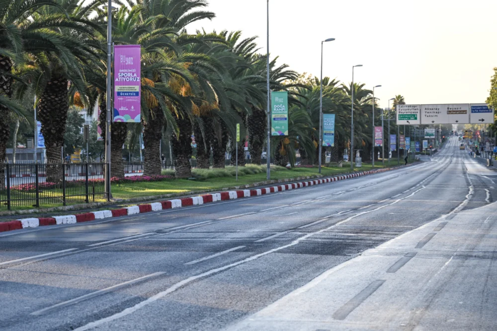İstanbul'da Zafer Bayramı dolayısıyla yarın Vatan Caddesi trafiğe kapatılacak