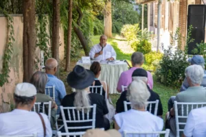 Bornova'da "Homeros" söyleşisi ve imza günü: Odysseia da konuşuldu