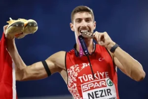 Gümüş madalya kazanan İsmail Nezir'den yeni kariyer rekoru