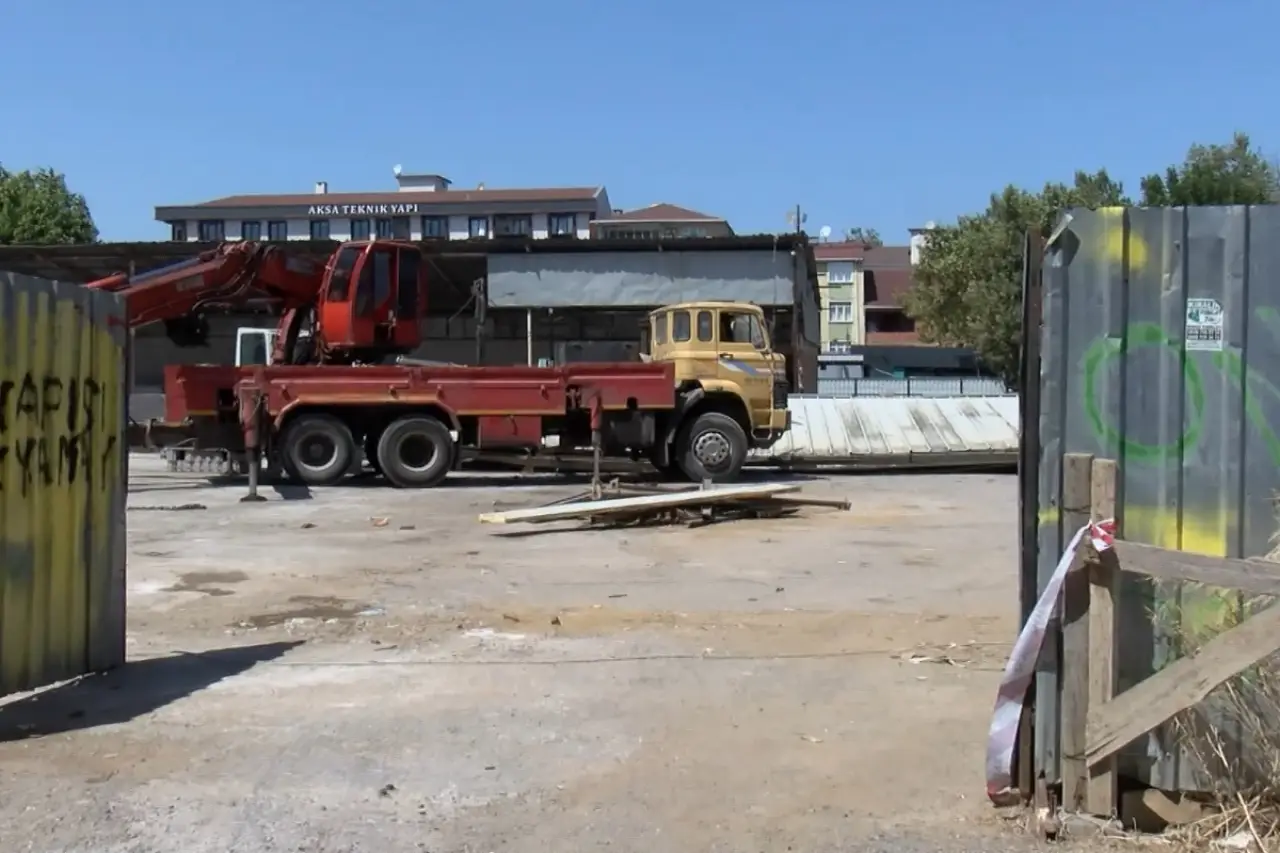 Sultanbeyli'de iş kazası: 1'i ağır 2 işçi yaralı