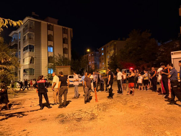 Toprak kayması sonrası başvurmuşlardı: Apartmandan sesler gelince 5 katlı bina tahliye edildi