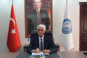 Ula Belediye Başkanı Caner ve 9 meclis üyesi Yeni Parti'ye geçti