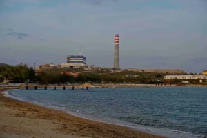 5 ilde denize girmek yasaklandı: Dalga boyu 3 metreye ulaşacak