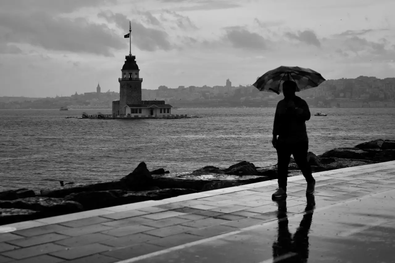 AKOM duyurdu: İstanbul'da hava sıcaklığı düşüyor, cuma günü serinlik geliyor