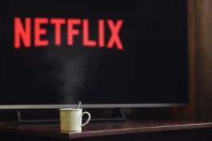 Netflix'in beğenilen dizisi 'Sonsuzluk Yolcusu' geri dönüyor