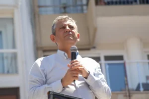 Özgür Özel'den Vahap Seçer açıklaması: Telefon görüşmesini anlattı, 'Aramızda problem yok' dedi