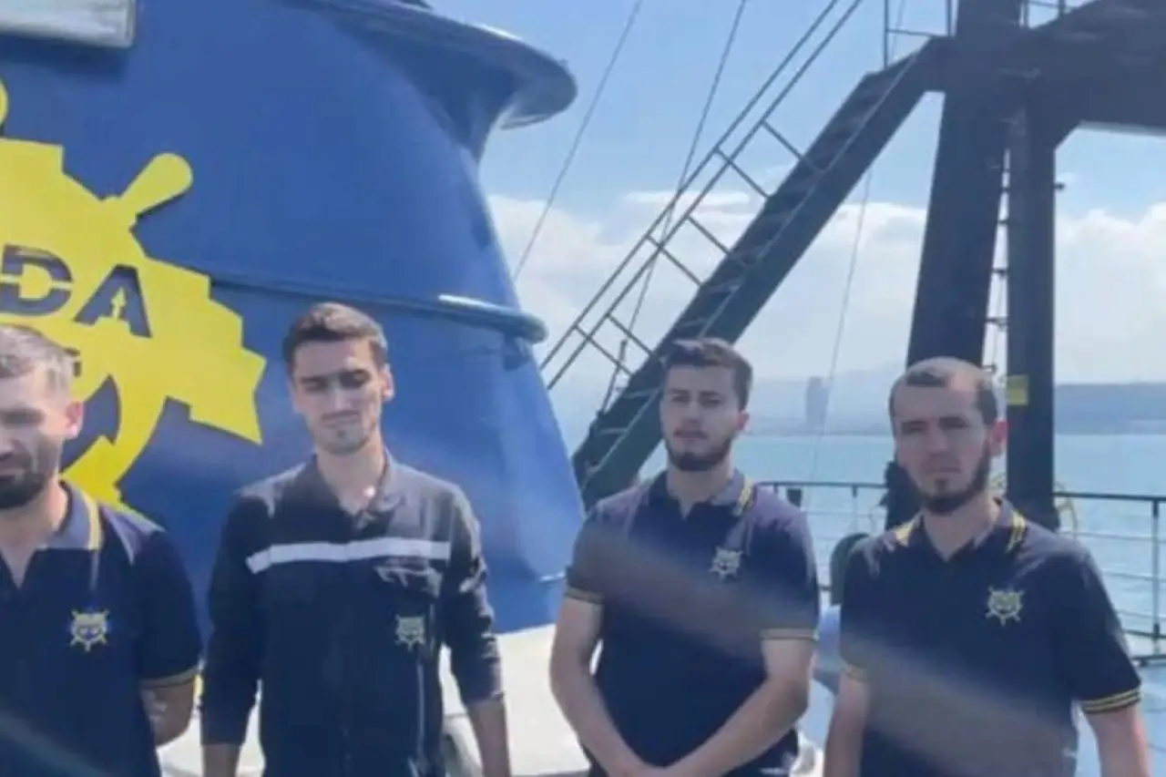 Cunda Denizcilik'e ait gemide grev