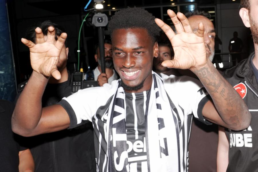 Hollandalı futbolcu Ernest Poku, Beşiktaş için İstanbul'a geldi