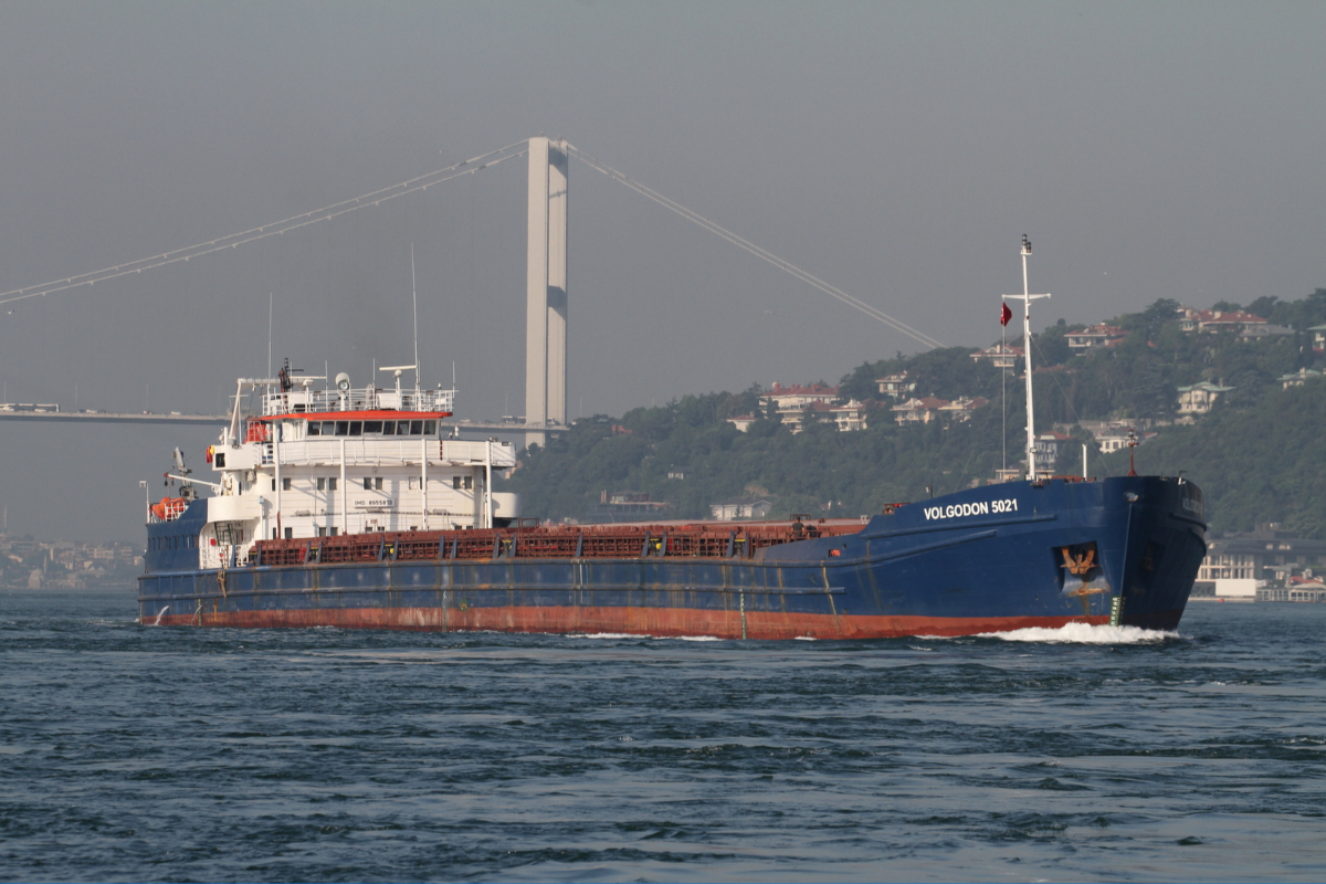 Samsun açıklarında aç susuz hastalık tehdidiyle yüz yüze: Cunda Denizcilik işçileri alacakları için gemide direniyor