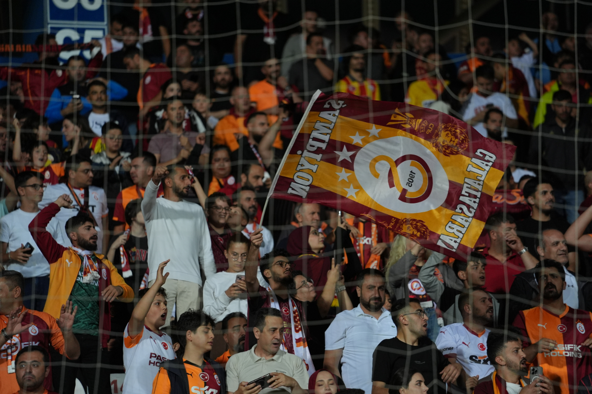 Galatasaray'a geri dönmek istiyor: Eski futbolcusundan "Beni alın" çağrısı