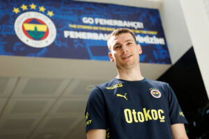 Fenerbahçe ayrılığı duyurdu: Livakovic, Barcelona'ya transfer oldu