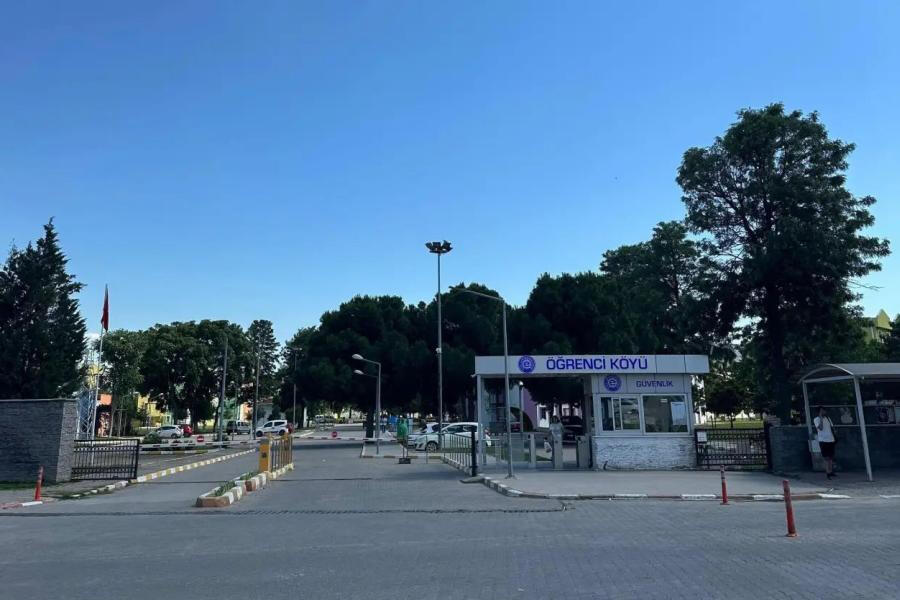Aidatını geciktirme, depozitonu bekle: Öğrenci Köyü'nde çifte standart
