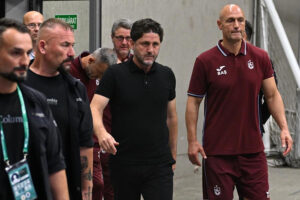 Trabzonspor Fatih Tekke’nin istifasının kabul etmedi: "Amedspor karşılaşmasında takımımızın başında olacaktır"