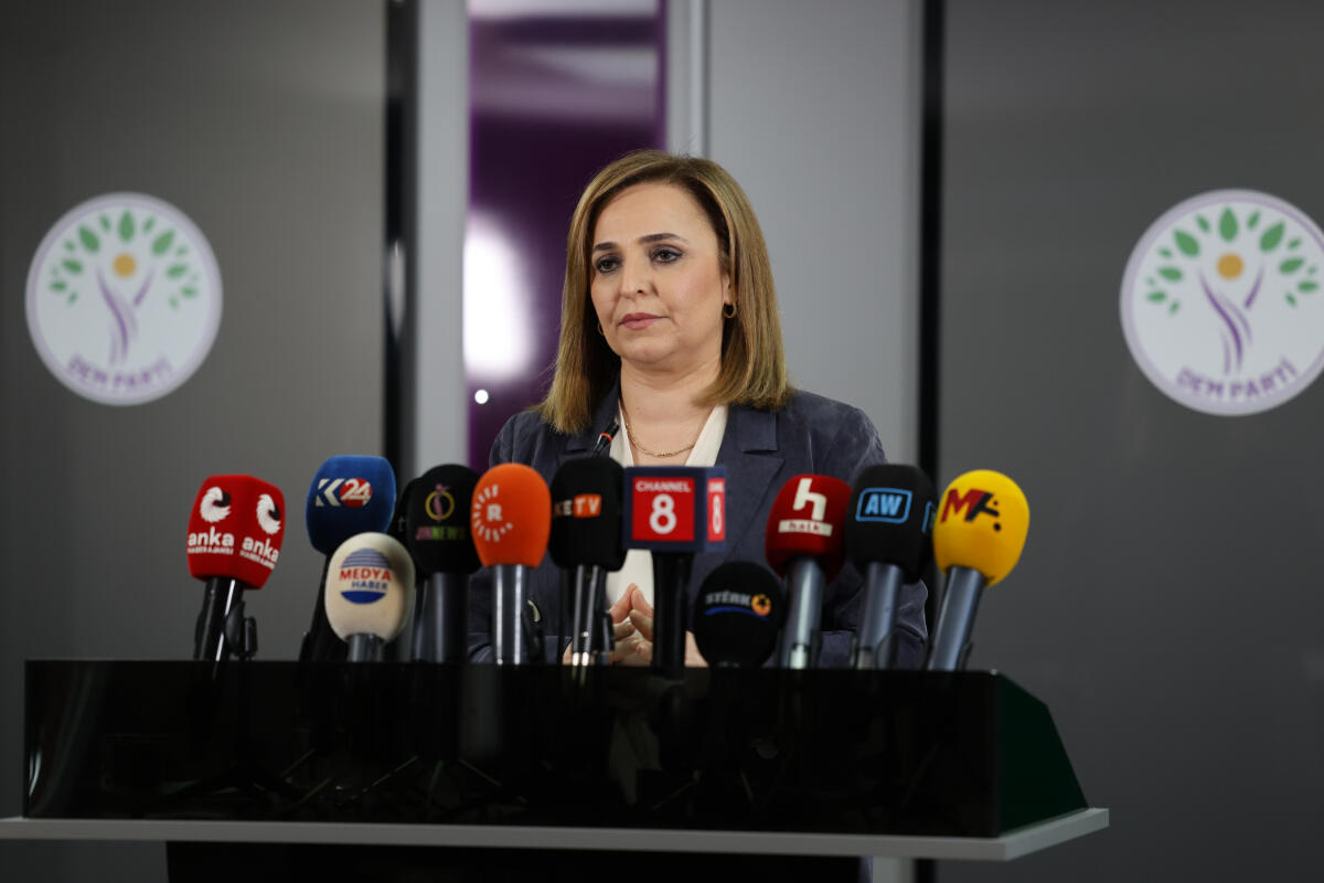 DEM Partili Ayşegül Doğan’dan çağrı: "Mazlum Abdi ve İlham Ahmed Türkiye'ye davet edilmeli"