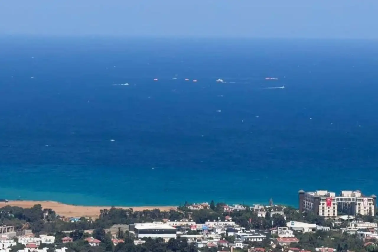 Mersin'e giden feribot Girne açıklarında battı: 267 kişiyi taşıyordu