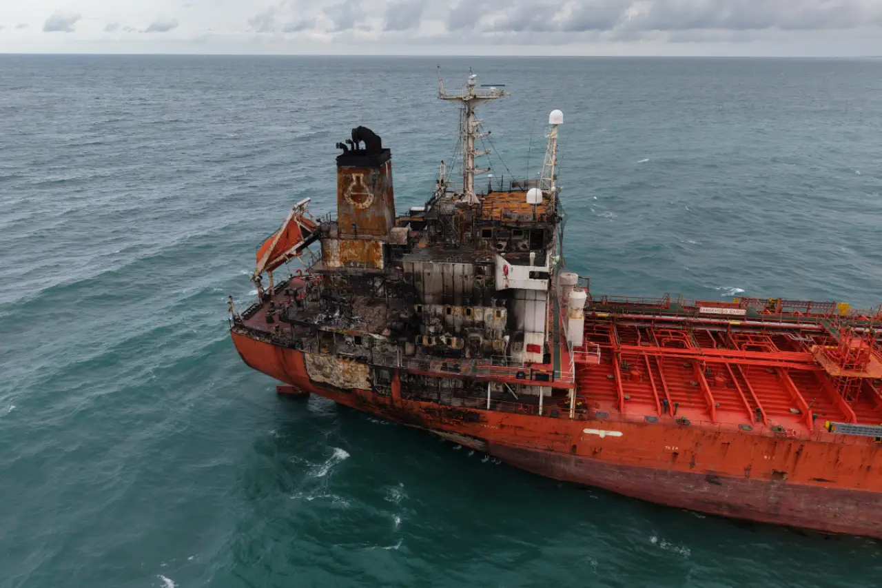 Karadeniz’de İHA saldırısına uğrayan tanker Samsun’da karaya oturdu