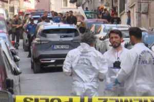 Fatih'te kadın cinayeti: Emekli polis eşini ve kızını öldürdü