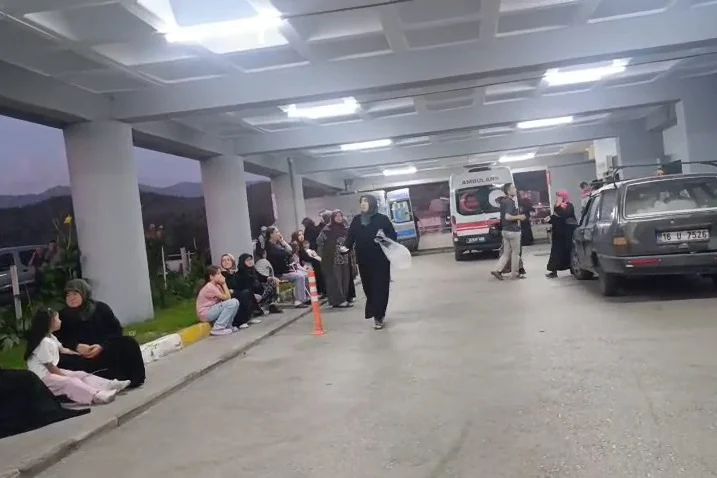 Bursa'da düğün yemeğinden zehirlenme: 84 kişi hastaneye kaldırıldı