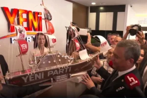 Özgür Özel'den "çerçeve yasa" yanıtı: Hibrit çözüm bulduk