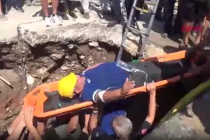 Antalya'da iş kazası: Göçük altında kalan işçi kurtarıldı