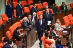 'Hayır' oyu kullanacağını açıklayan Yeni Parti milletvekilleri kimler?
