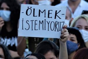 8 kez uzaklaştırma kararı verilmişti: Adana'da bir erkek boşandığı kadını bıçakladı