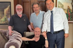 Ahmet Özer, İsmail Beşikçi'yi ziyaret etti