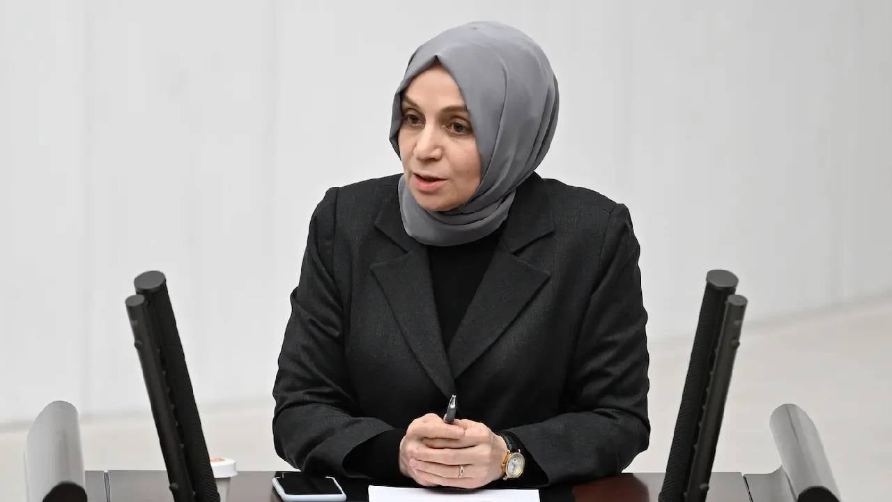AKP Grup Başkanvekili Leyla Şahin Usta Bolu'da kaza geçirdi