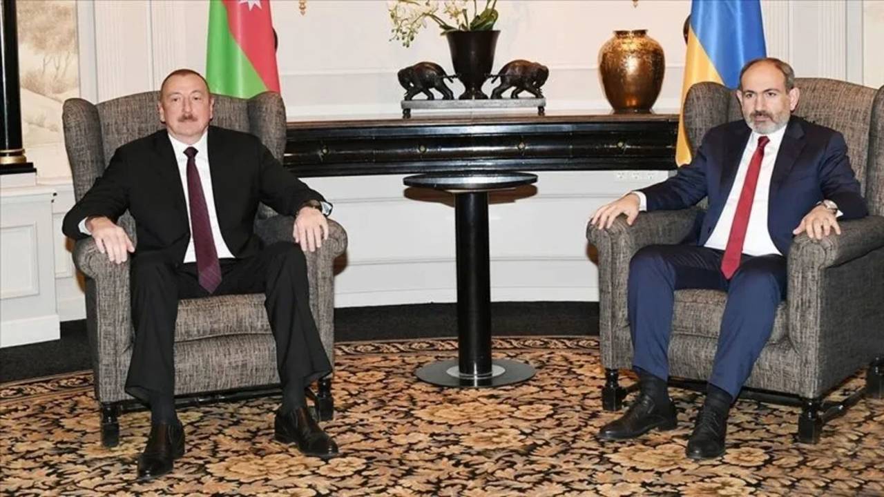 Aliyev ve Paşinyan telefonda görüştü